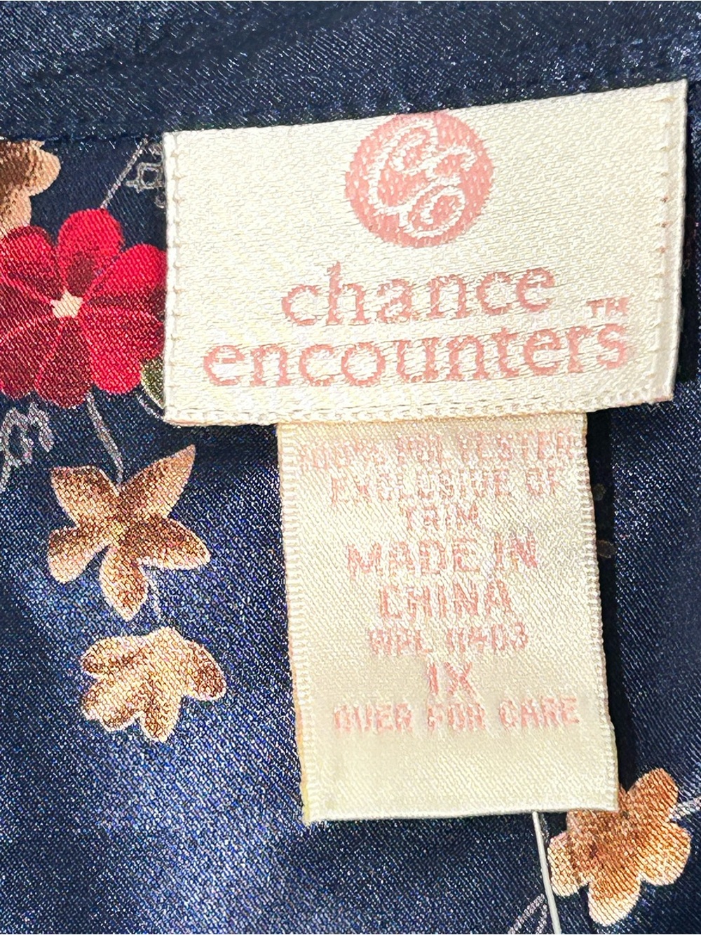 Chance Encounters Women's Floral Silky Button Front Pajama Top Navy Floral Sz 1X - Picture 2 of 13